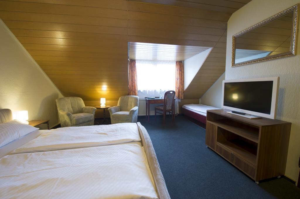 Hotel Continental Saarbrücken Zimmer foto