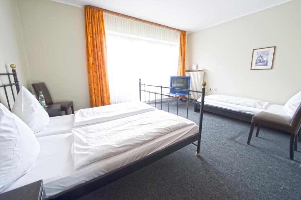 Hotel Continental Saarbrücken Zimmer foto