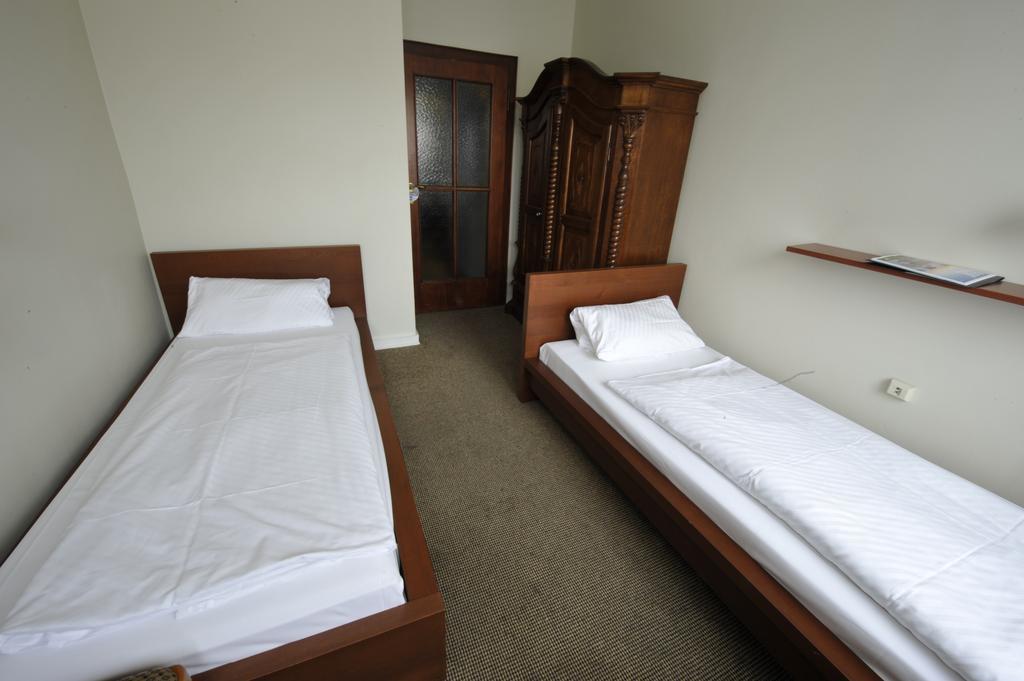 Hotel Continental Saarbrücken Zimmer foto