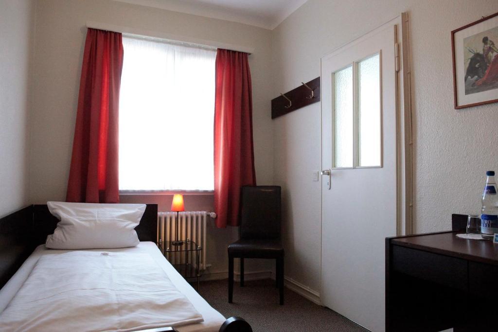 Hotel Continental Saarbrücken Zimmer foto