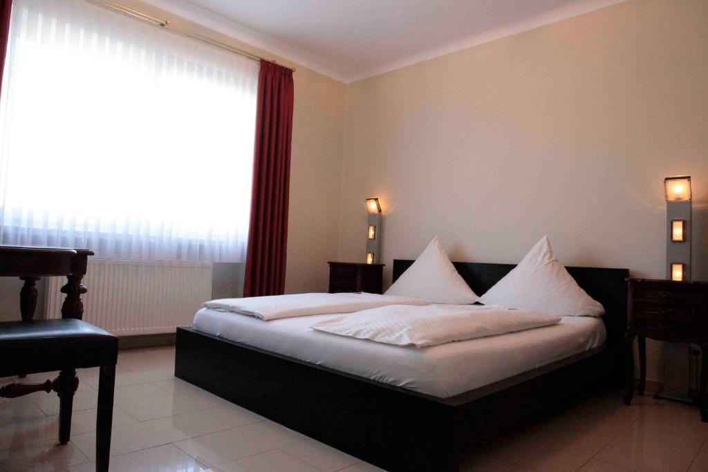 Hotel Continental Saarbrücken Zimmer foto